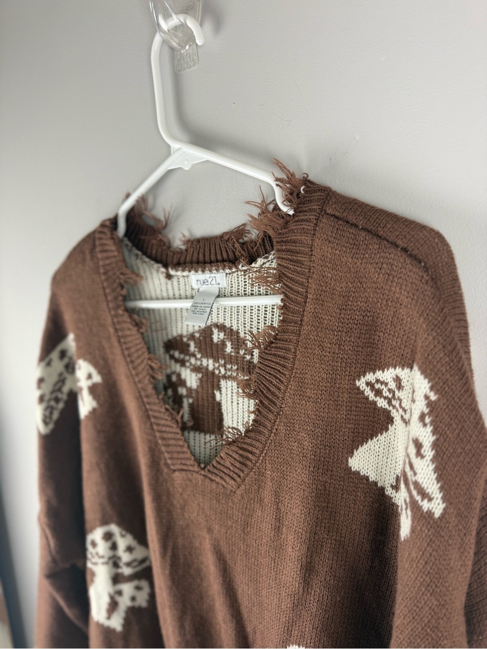 Rue 21 Women’s Brown Cream Knit Long Sleeve Mushroom Distressed Sweater SZ L